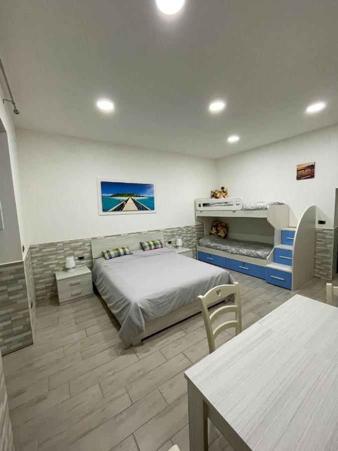 נאפולי Casa Vacanze Luisa מראה חיצוני תמונה