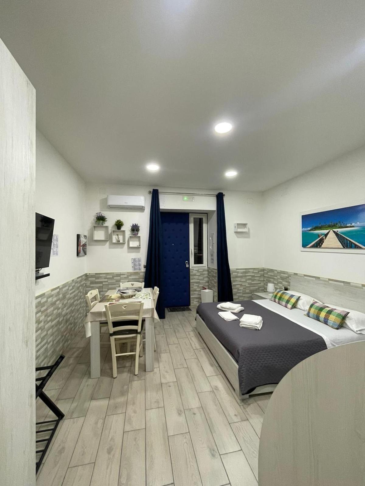 נאפולי Casa Vacanze Luisa מראה חיצוני תמונה